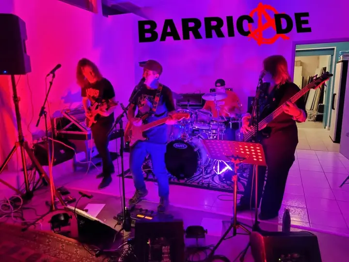 BARRICADE